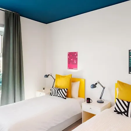 Hotel Cx Student & Explorer Place *