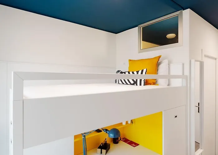 Cx Student&explorer Place Hotel *