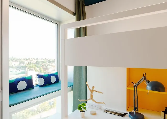 Cx Student&explorer Place Hotel *