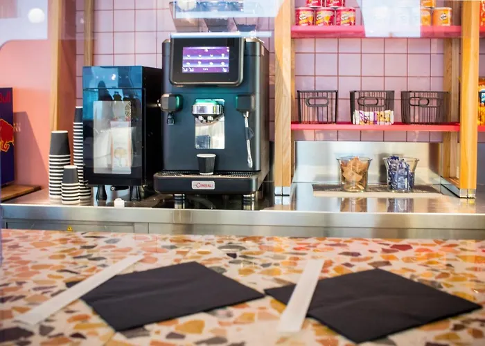 Hotel Cx Student&explorer Place *