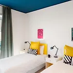 Otel Cx Student & Explorer Place *