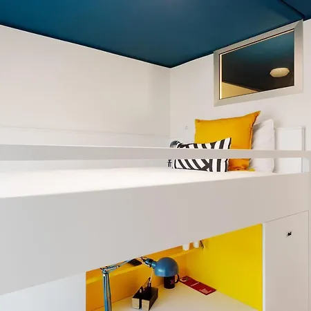 Cx Student & Explorer Place Отель *